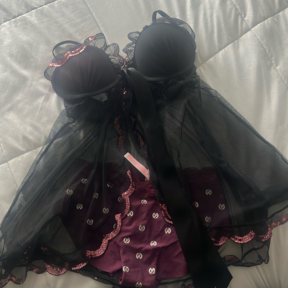 Cute Victoria secert lingerie rare size 36C cup and cute new panty